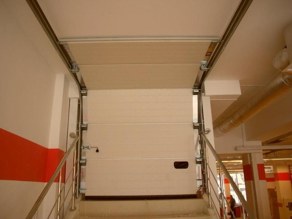 Секционные ворота Ryterna для второго этажа.