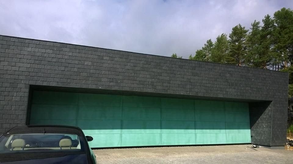 Секционные ворота Ryterna большого размера.