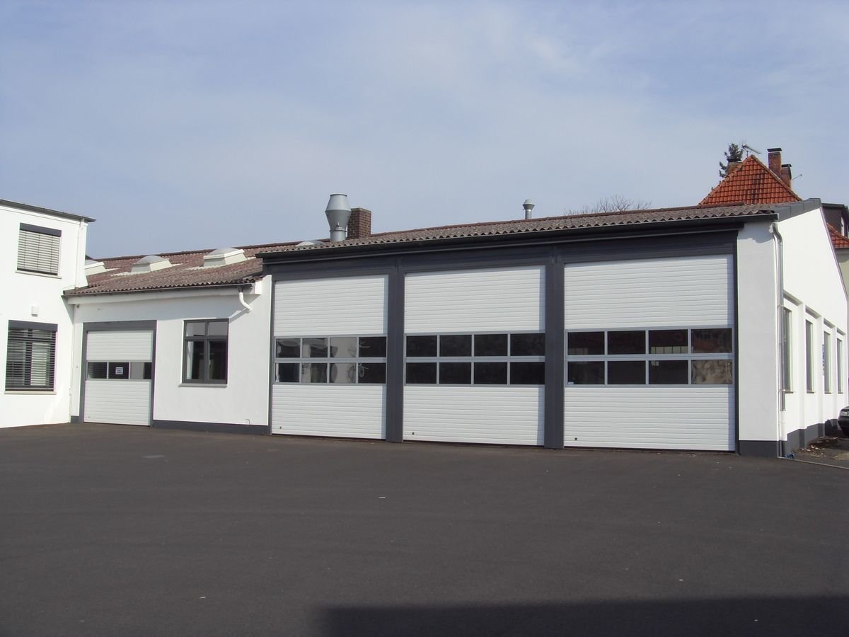 Фото 3. Подъемно-секционные ворота, промышленный вариант. Фото 3. Подъемно-секционные ворота, промышленный вариант.